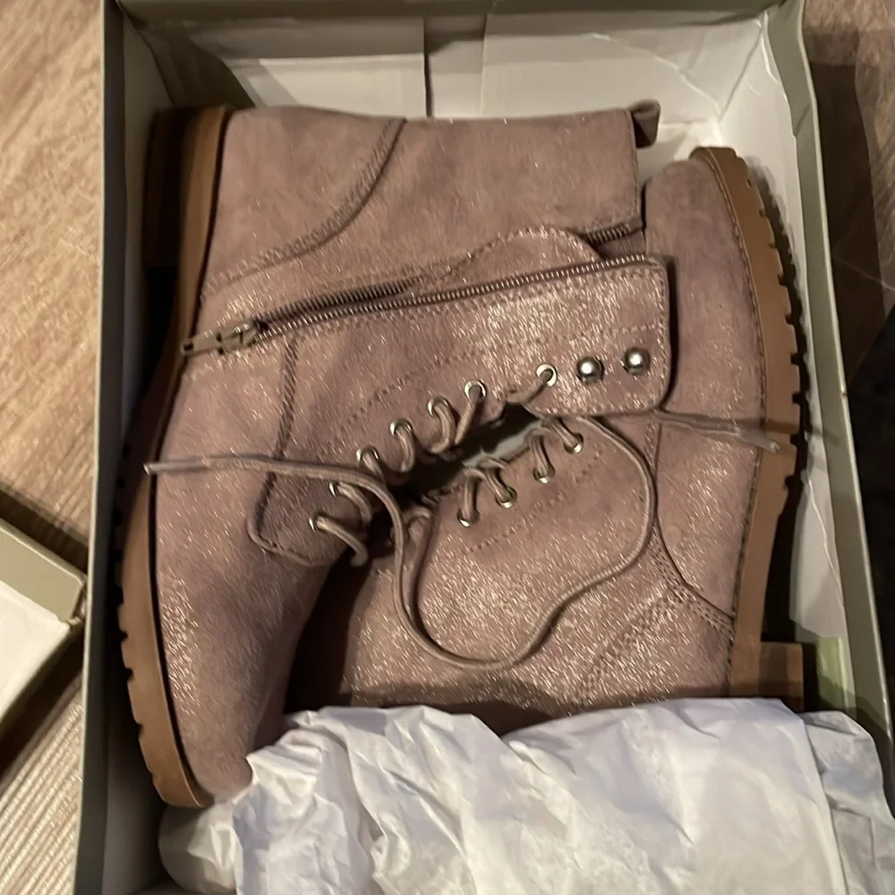 NIB Crown Vintage side zip toast boots, Size 5 - Picture 6 of 6
